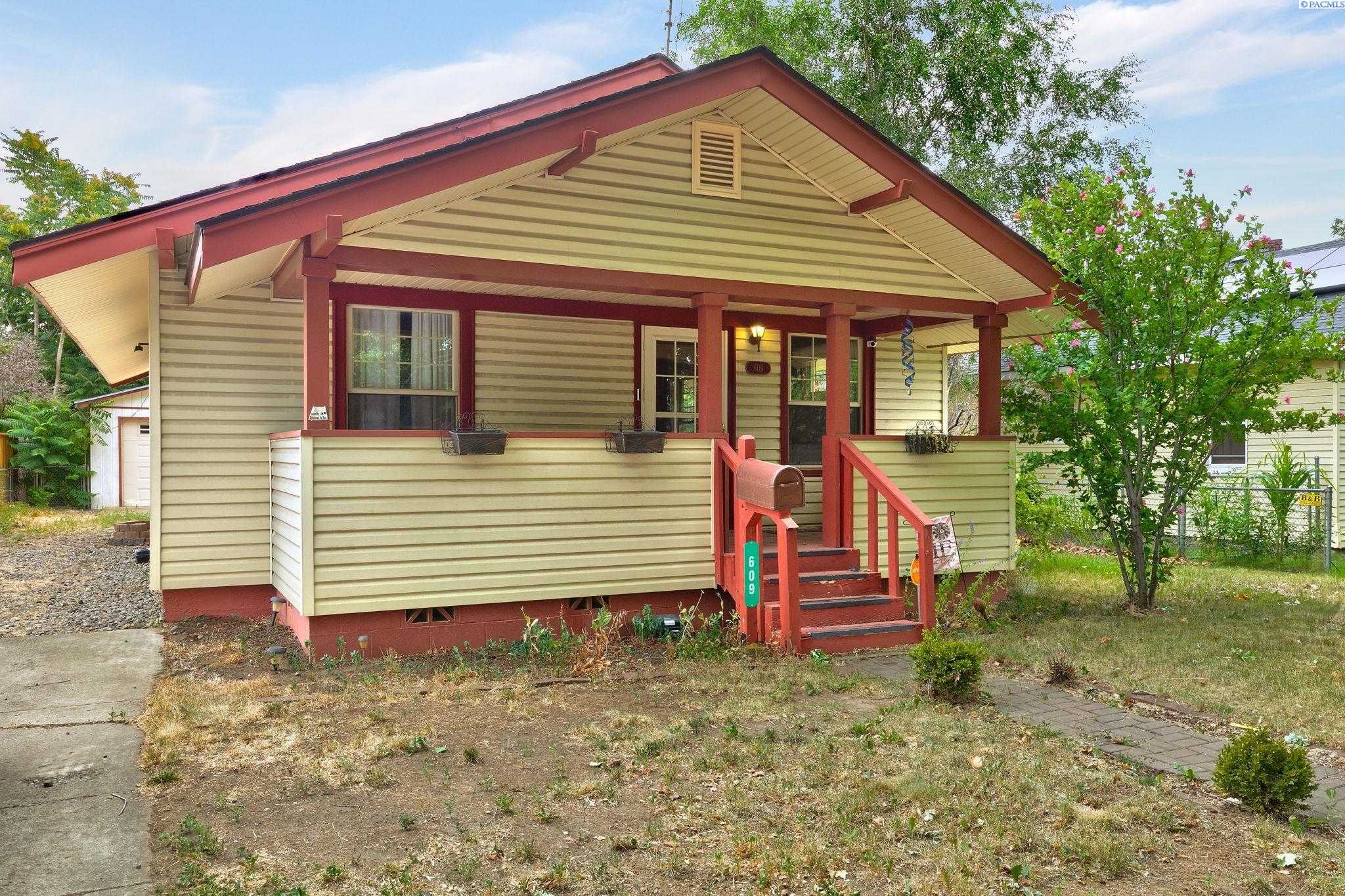 609 S 14th Ave