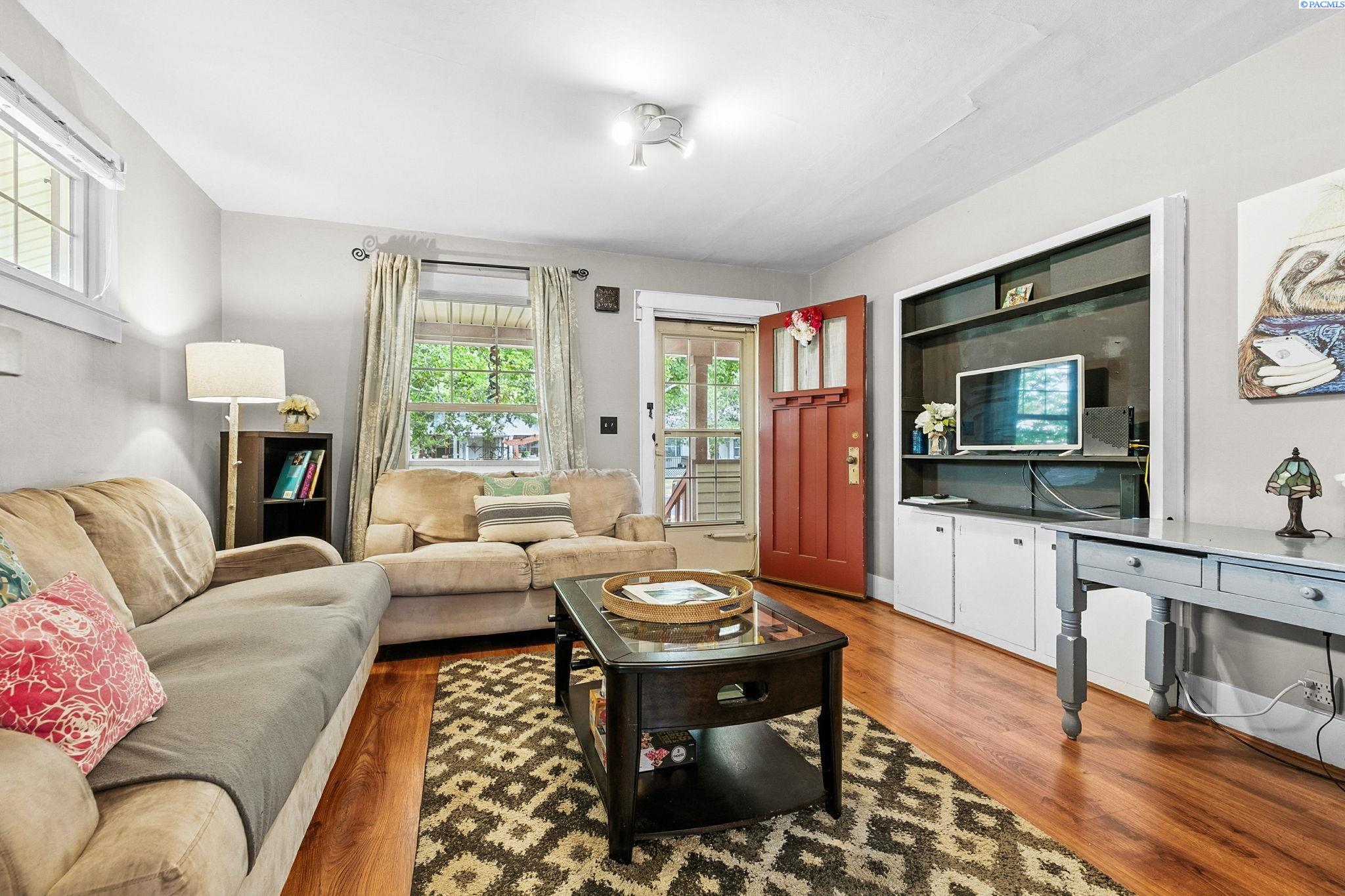 609 S 14th Ave