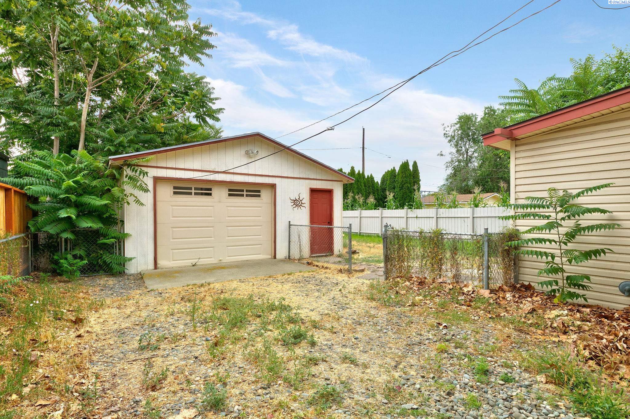 609 S 14th Ave
