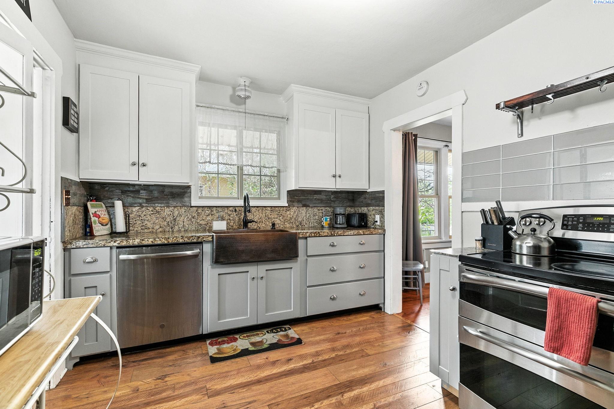 609 S 14th Ave