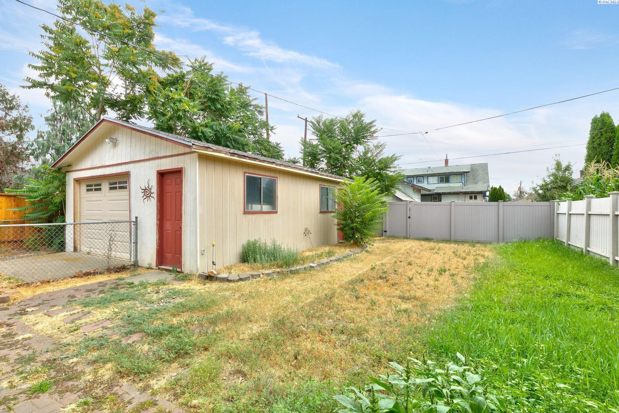 609 S 14th Ave