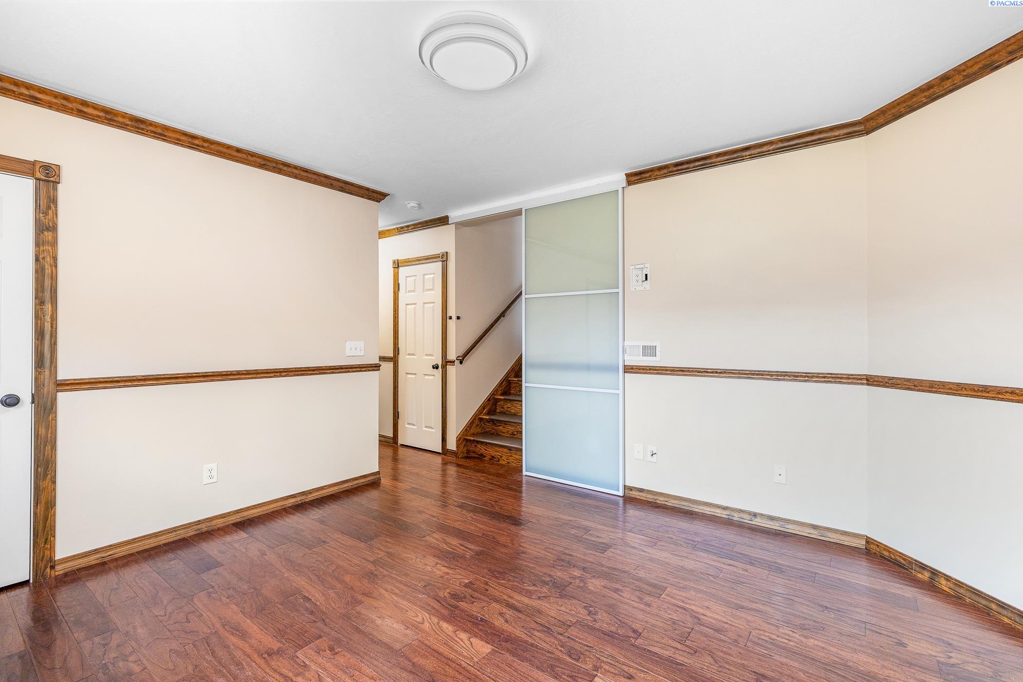 8708 Heathrow Ct