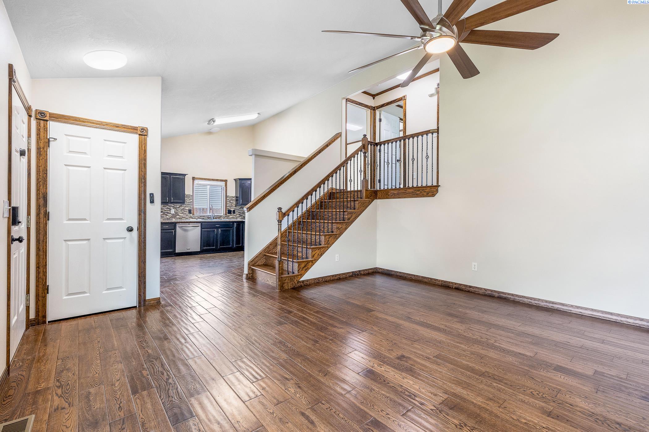 8708 Heathrow Ct