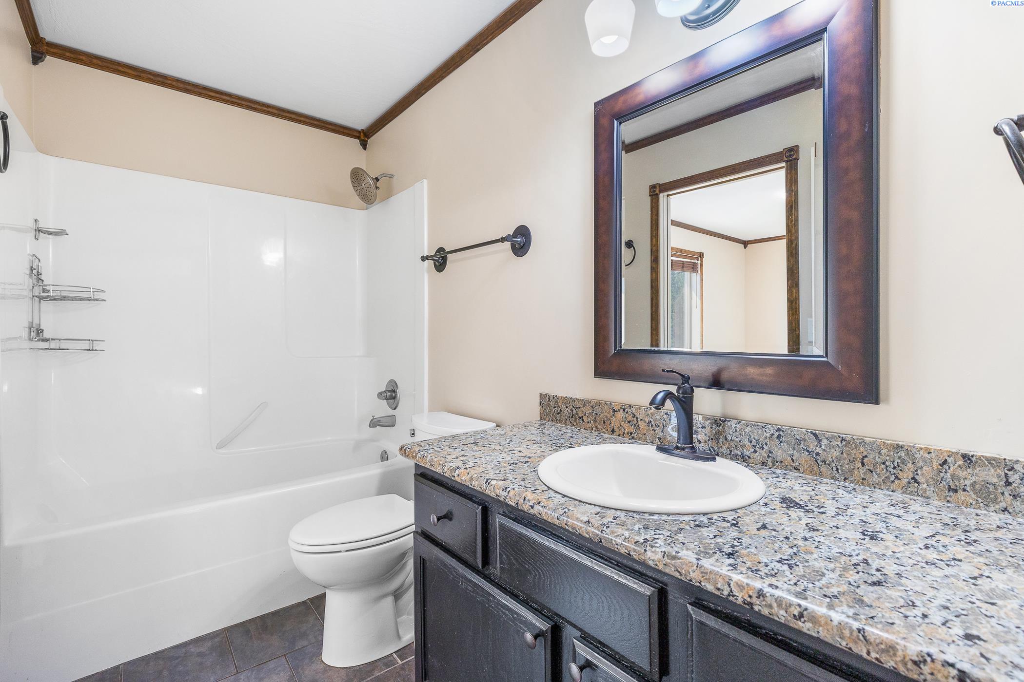 8708 Heathrow Ct