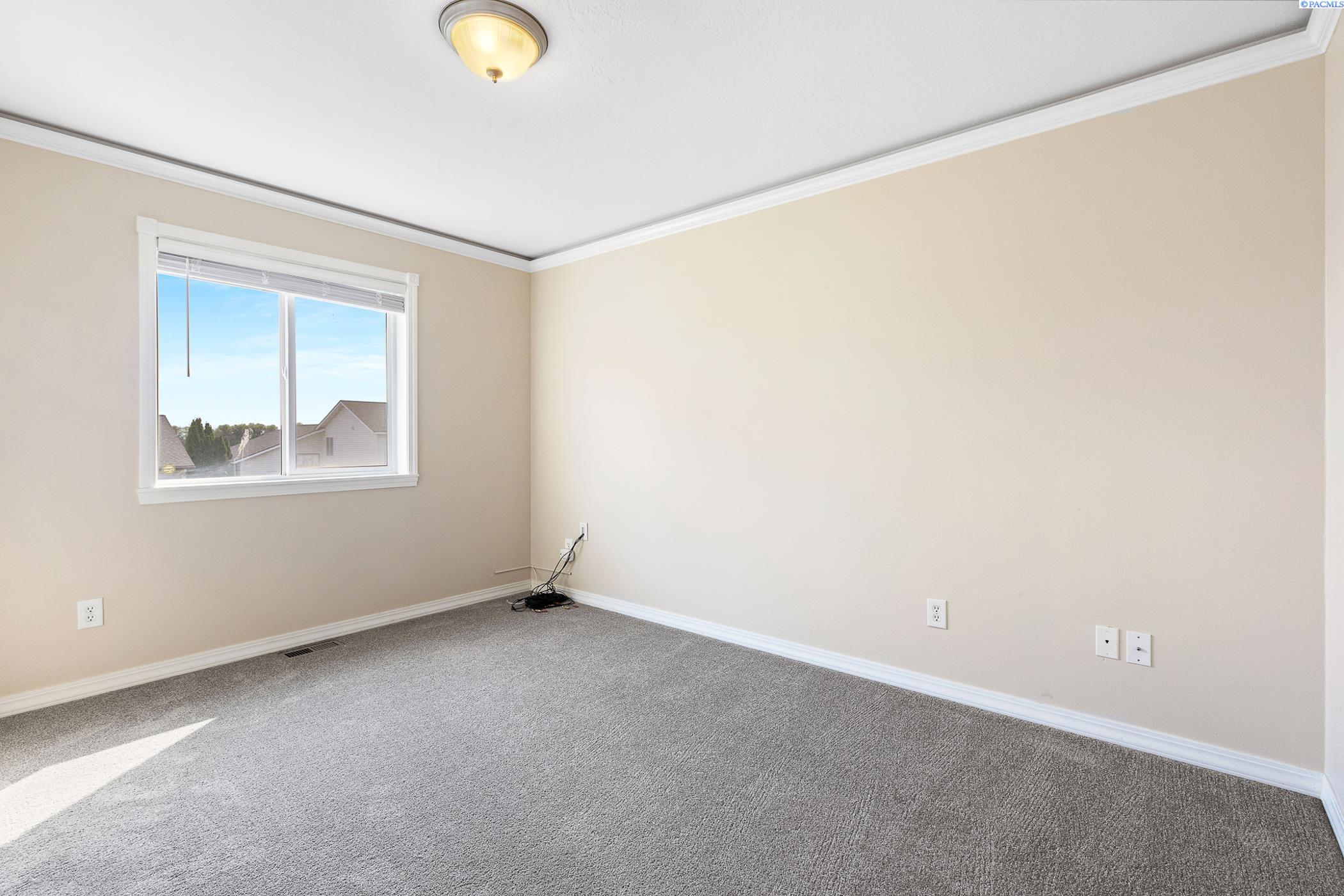 8708 Heathrow Ct