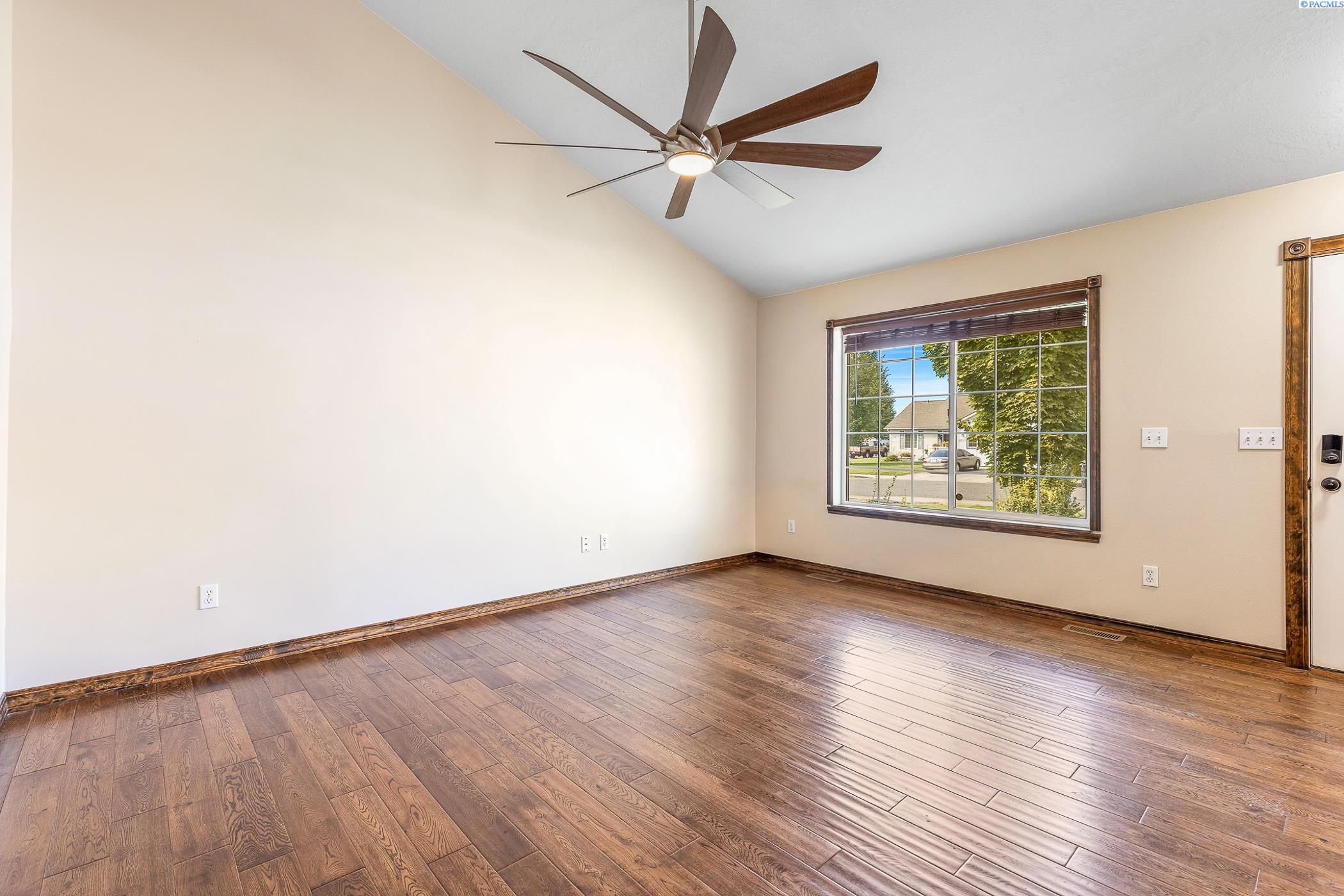 8708 Heathrow Ct