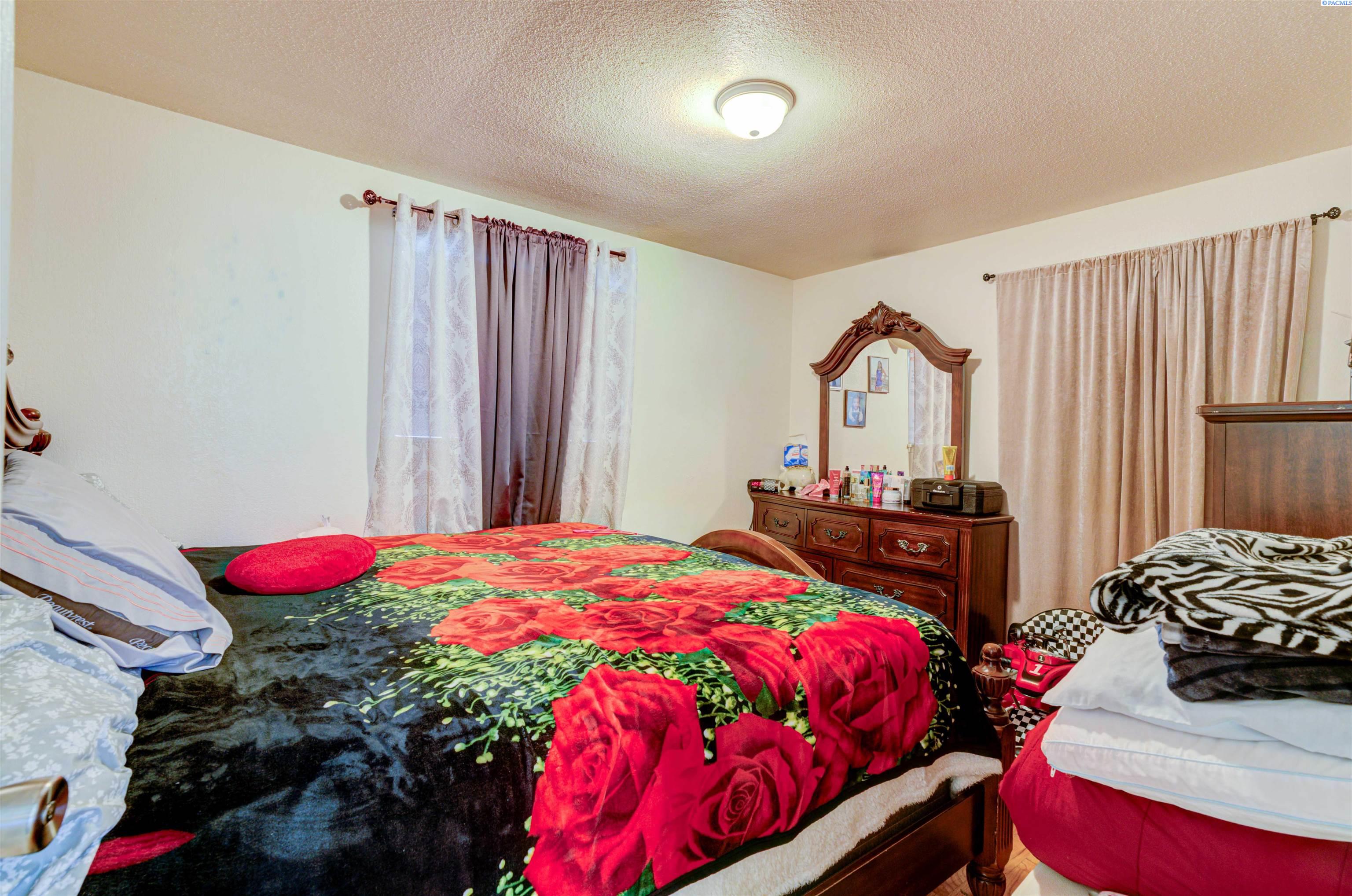 1603 N Road 32