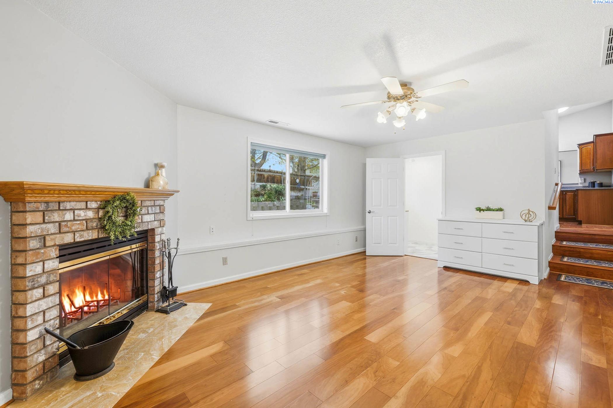 203 Lasiandra Ct