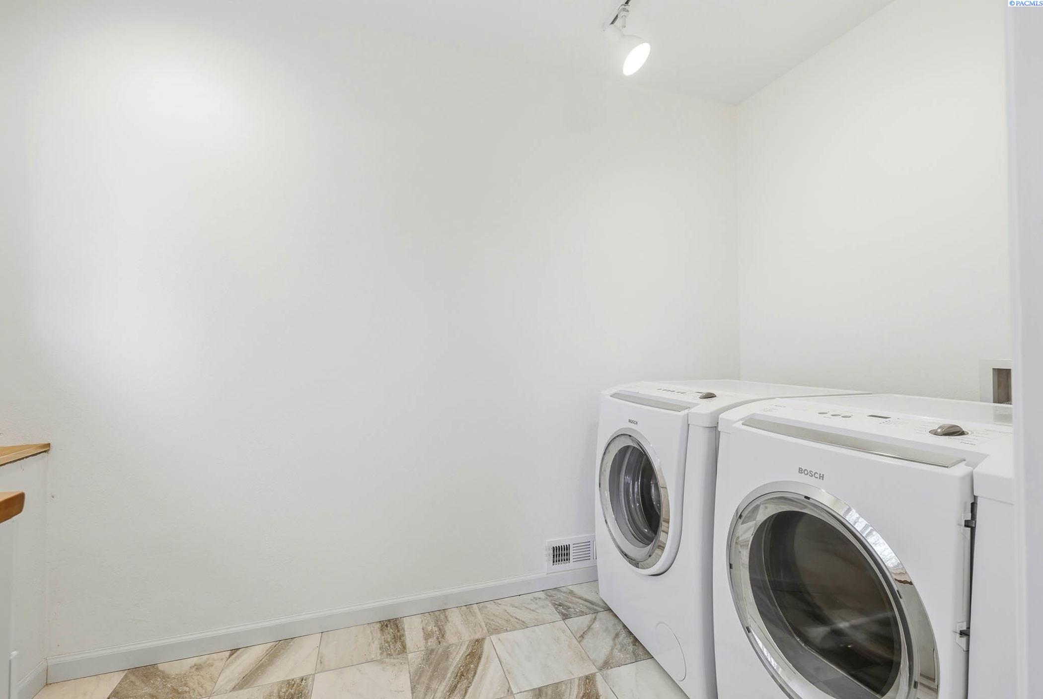203 Lasiandra Ct