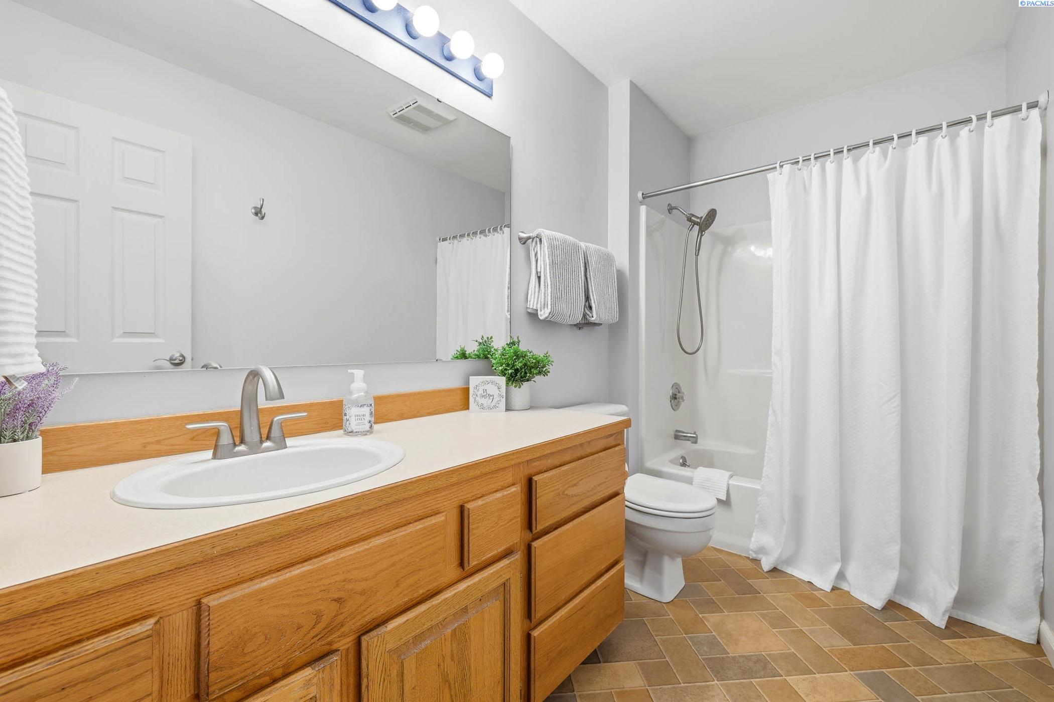 203 Lasiandra Ct
