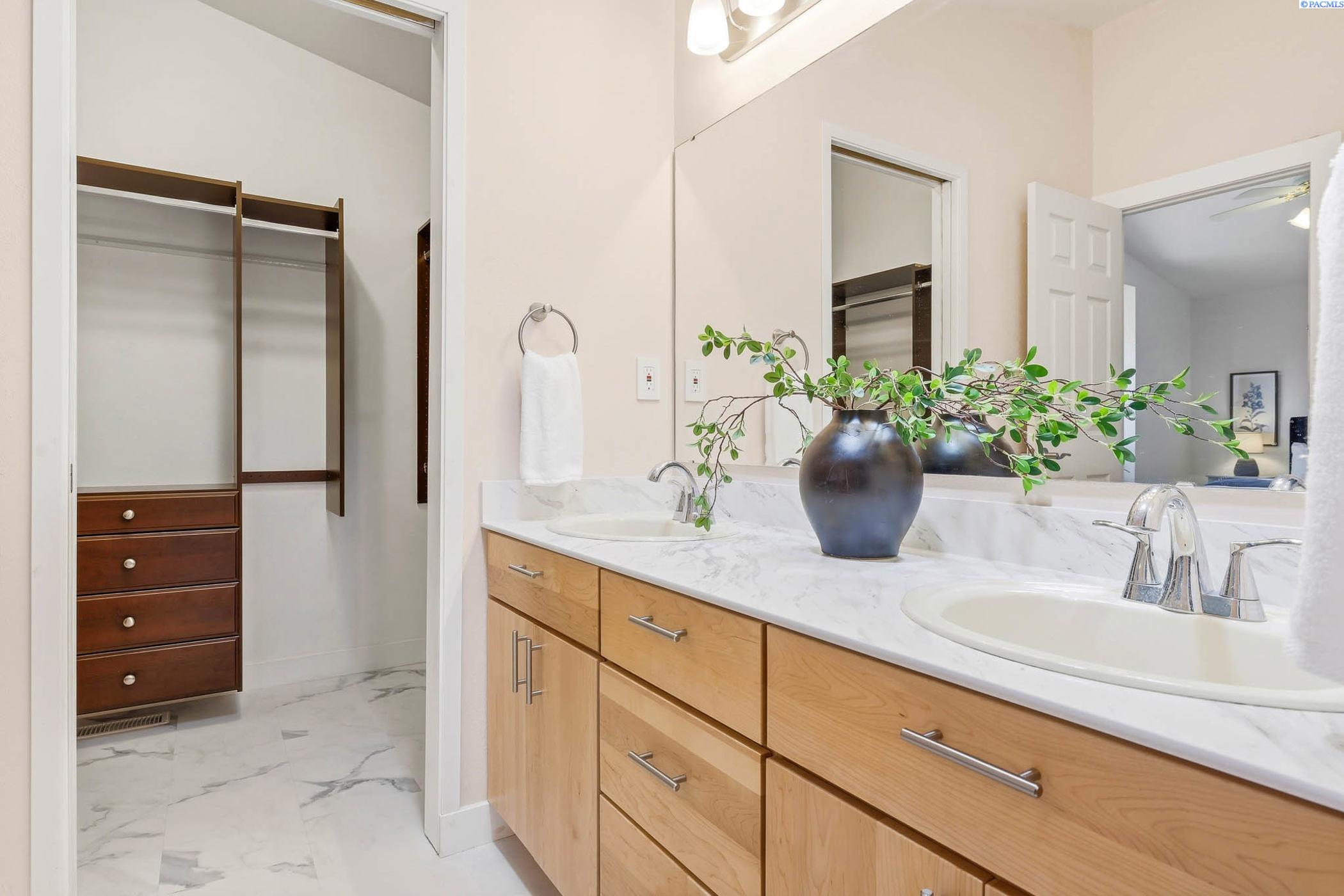 203 Lasiandra Ct