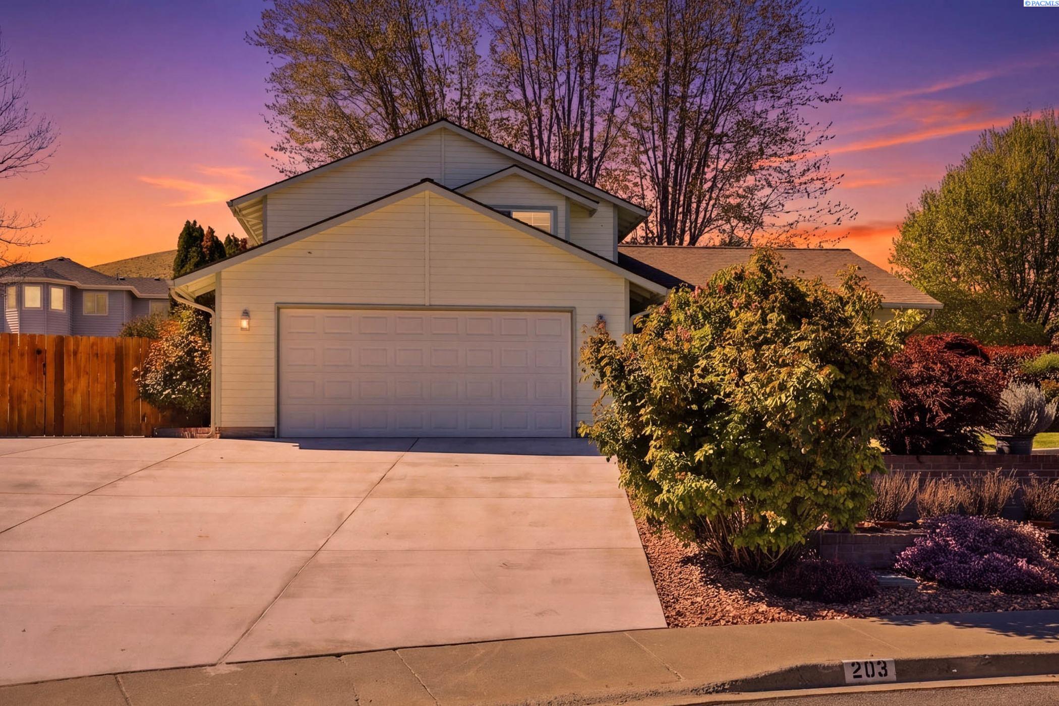 203 Lasiandra Ct