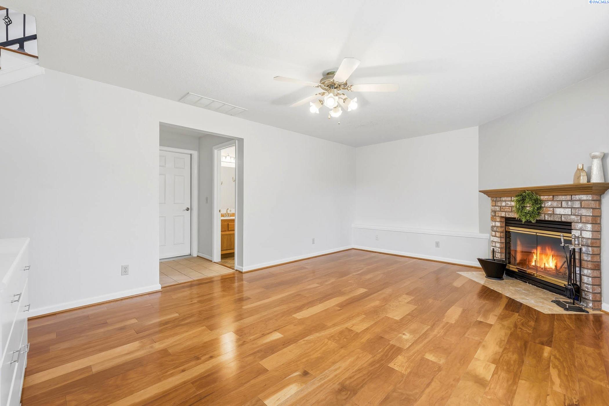 203 Lasiandra Ct