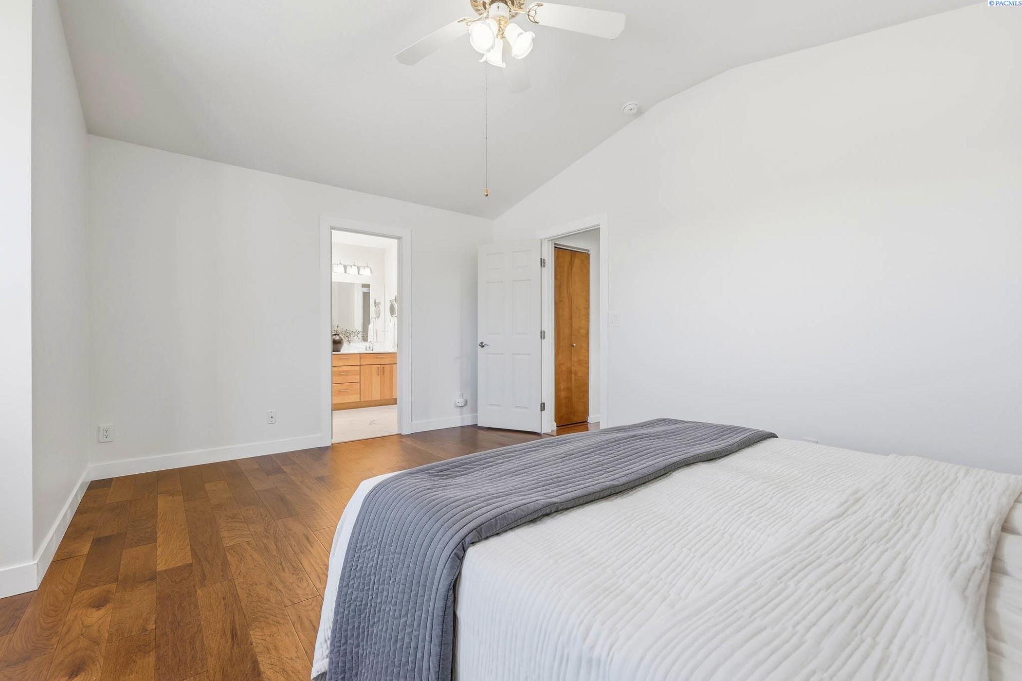 203 Lasiandra Ct