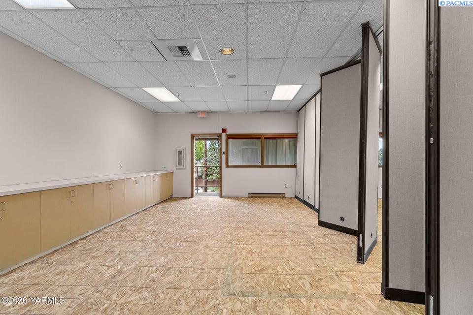 303 S 12th Ave