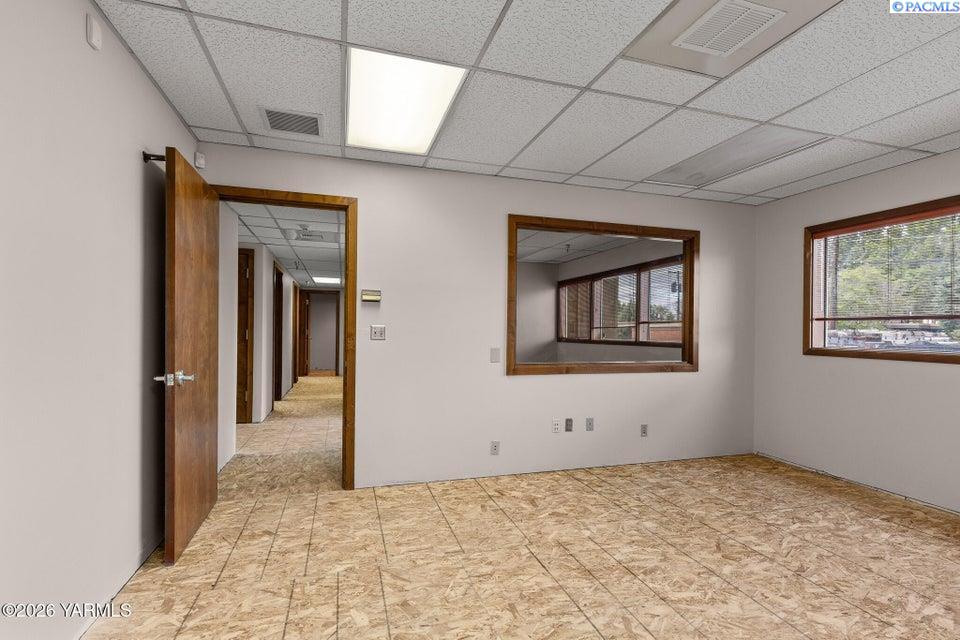 303 S 12th Ave
