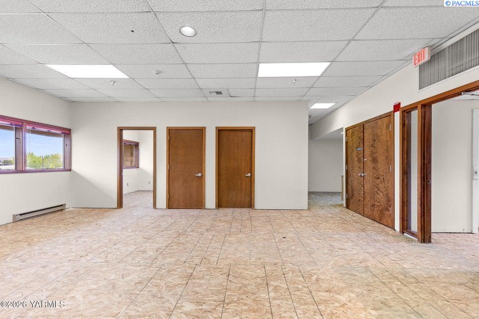 303 S 12th Ave