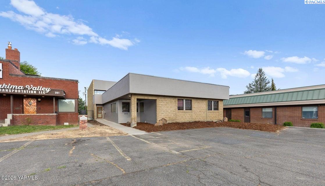 303 S 12th Ave