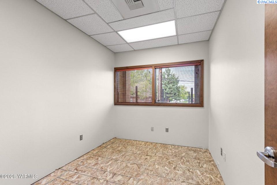 303 S 12th Ave