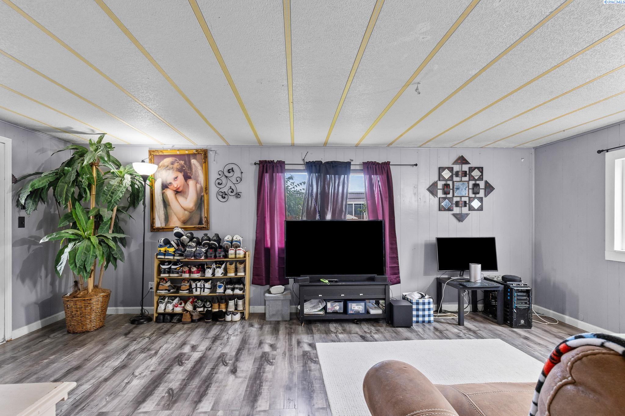 305 N 23rd Ave