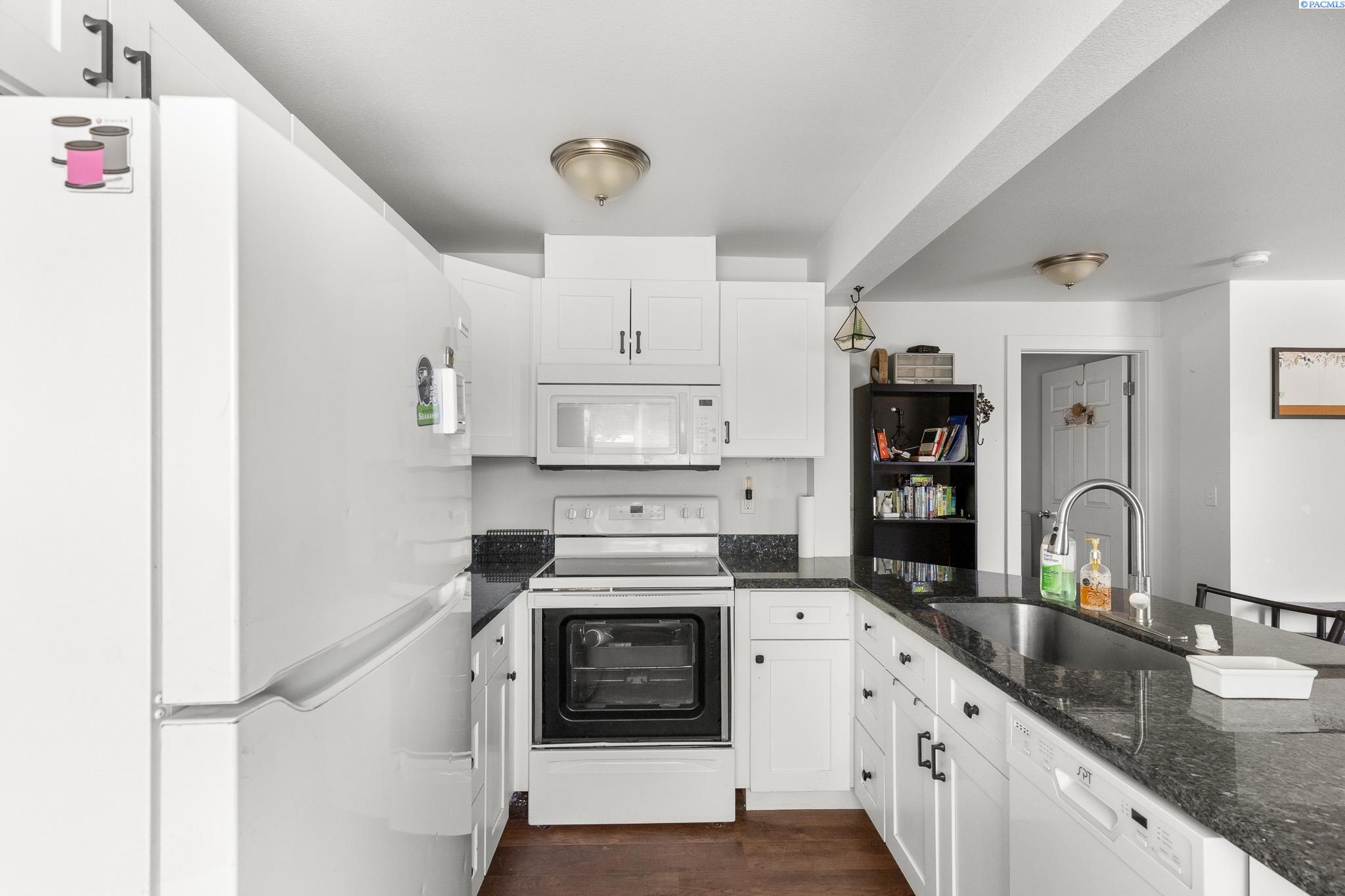 306 E 5th St