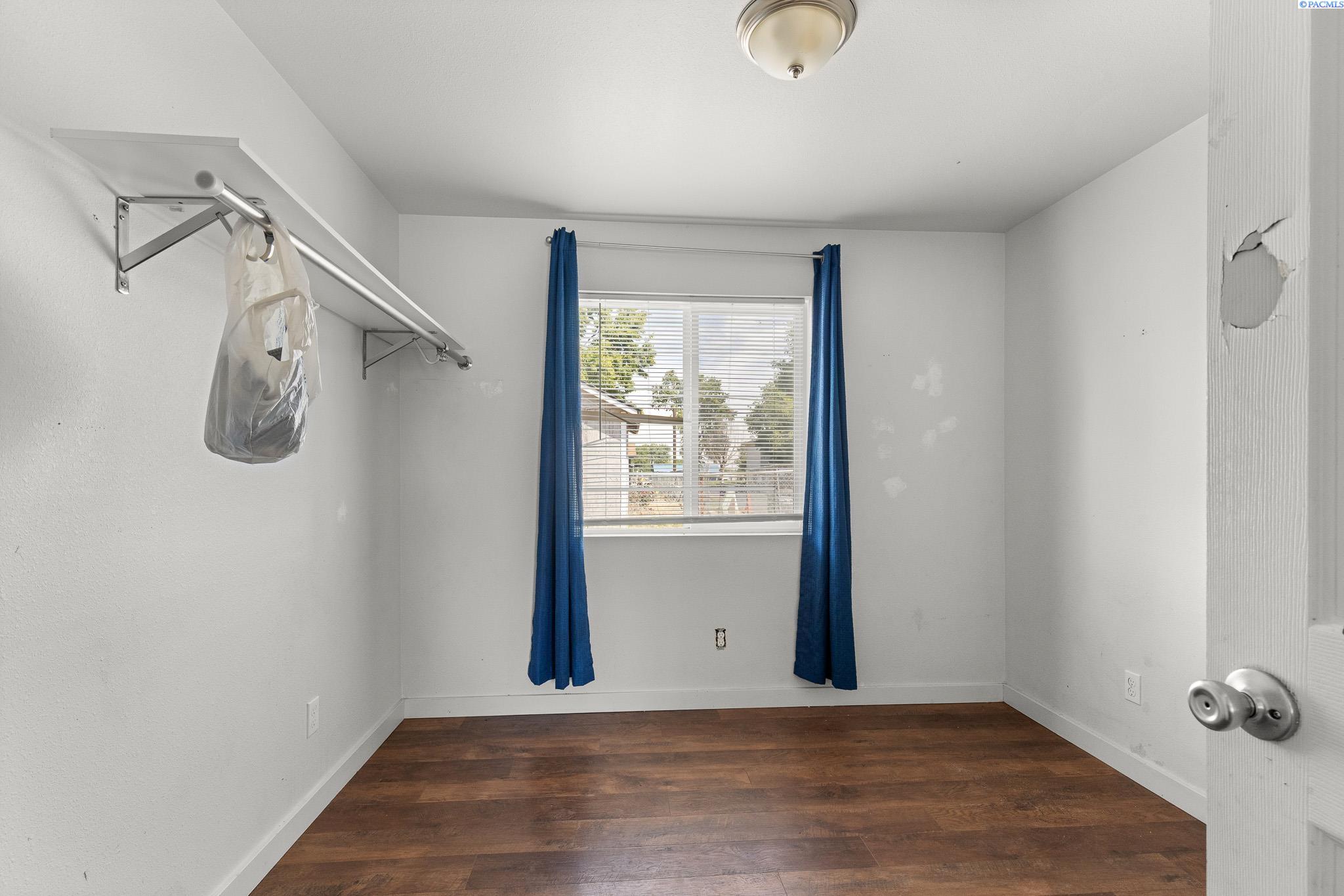 306 E 5th St