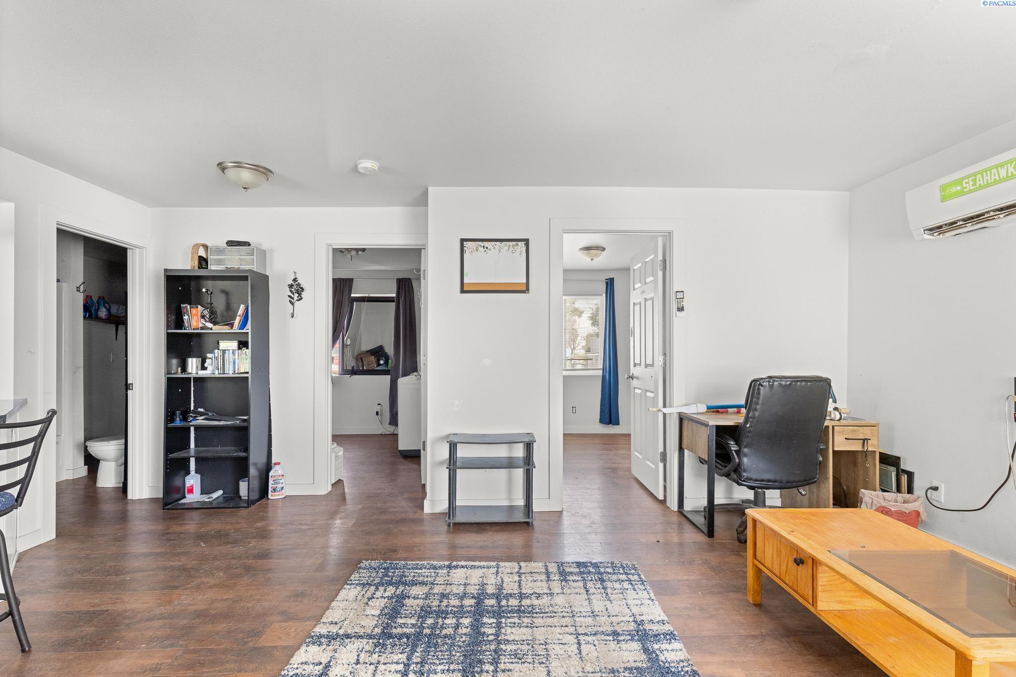306 E 5th St