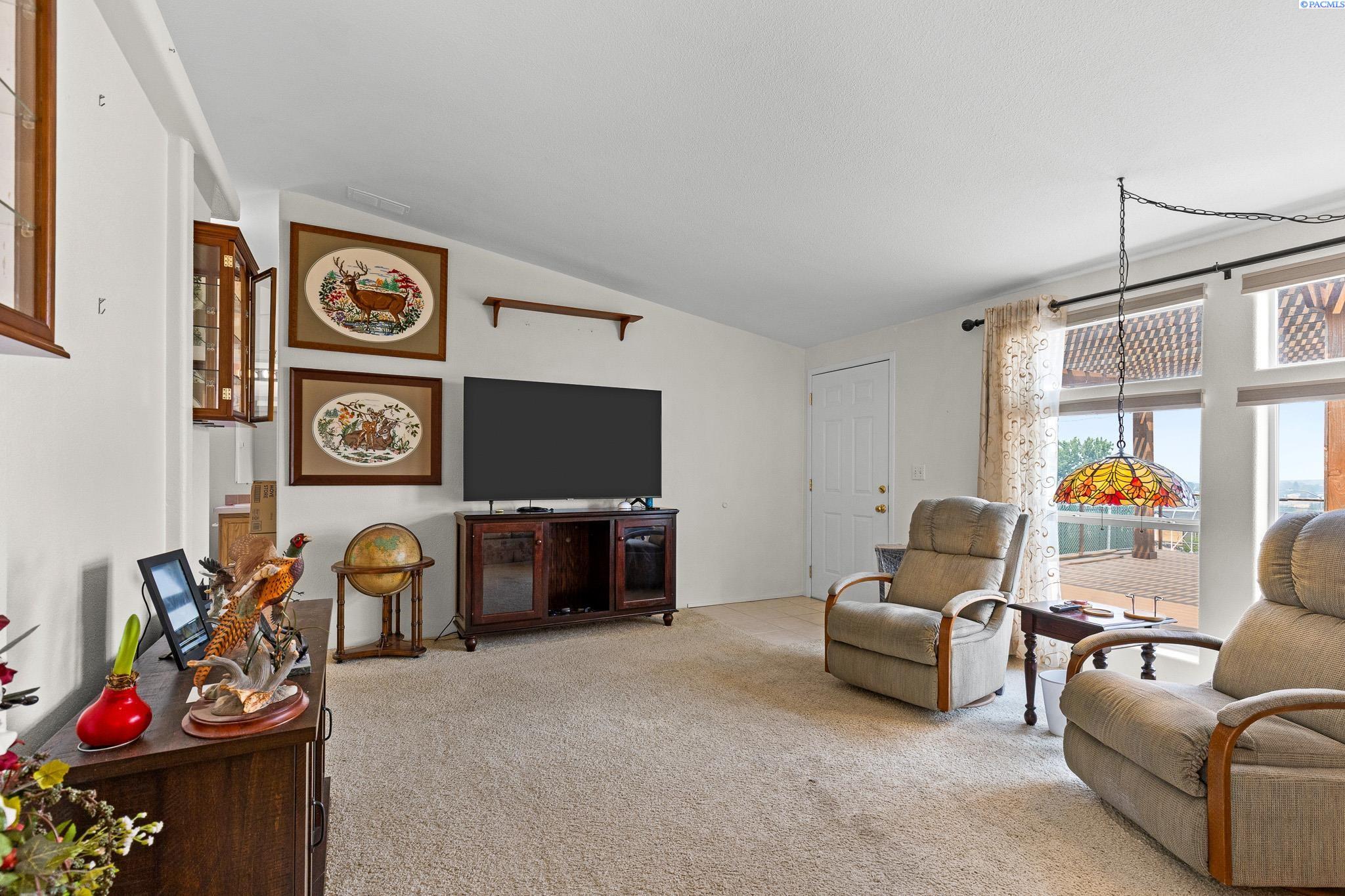 2416 City View Dr