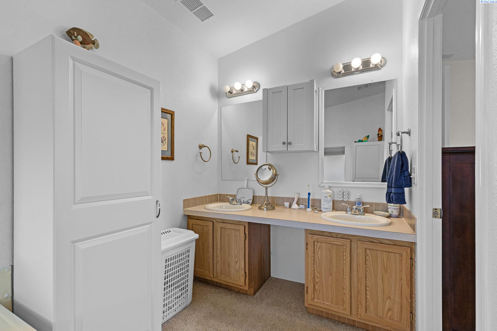 2416 City View Dr
