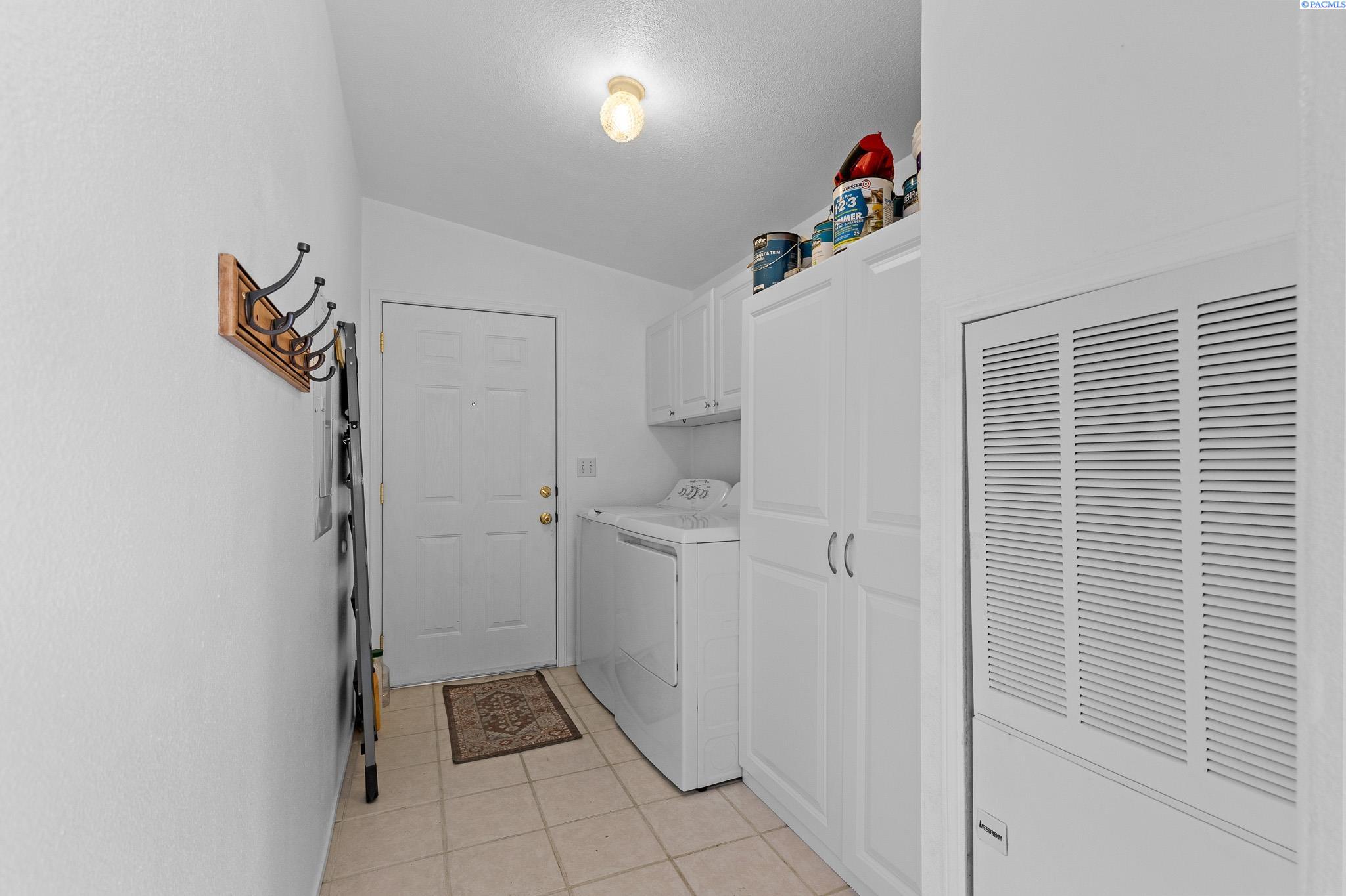 2416 City View Dr