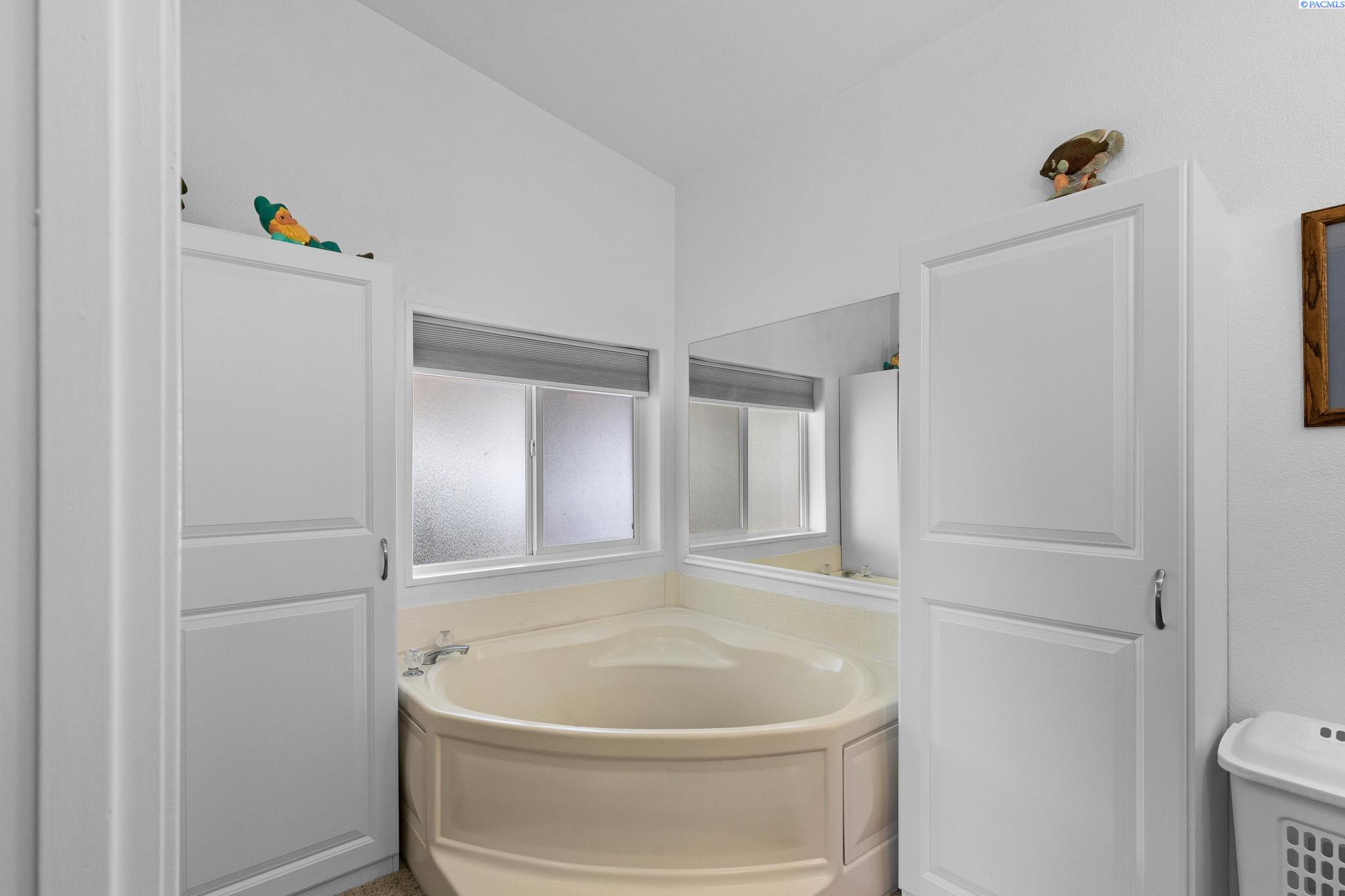 2416 City View Dr