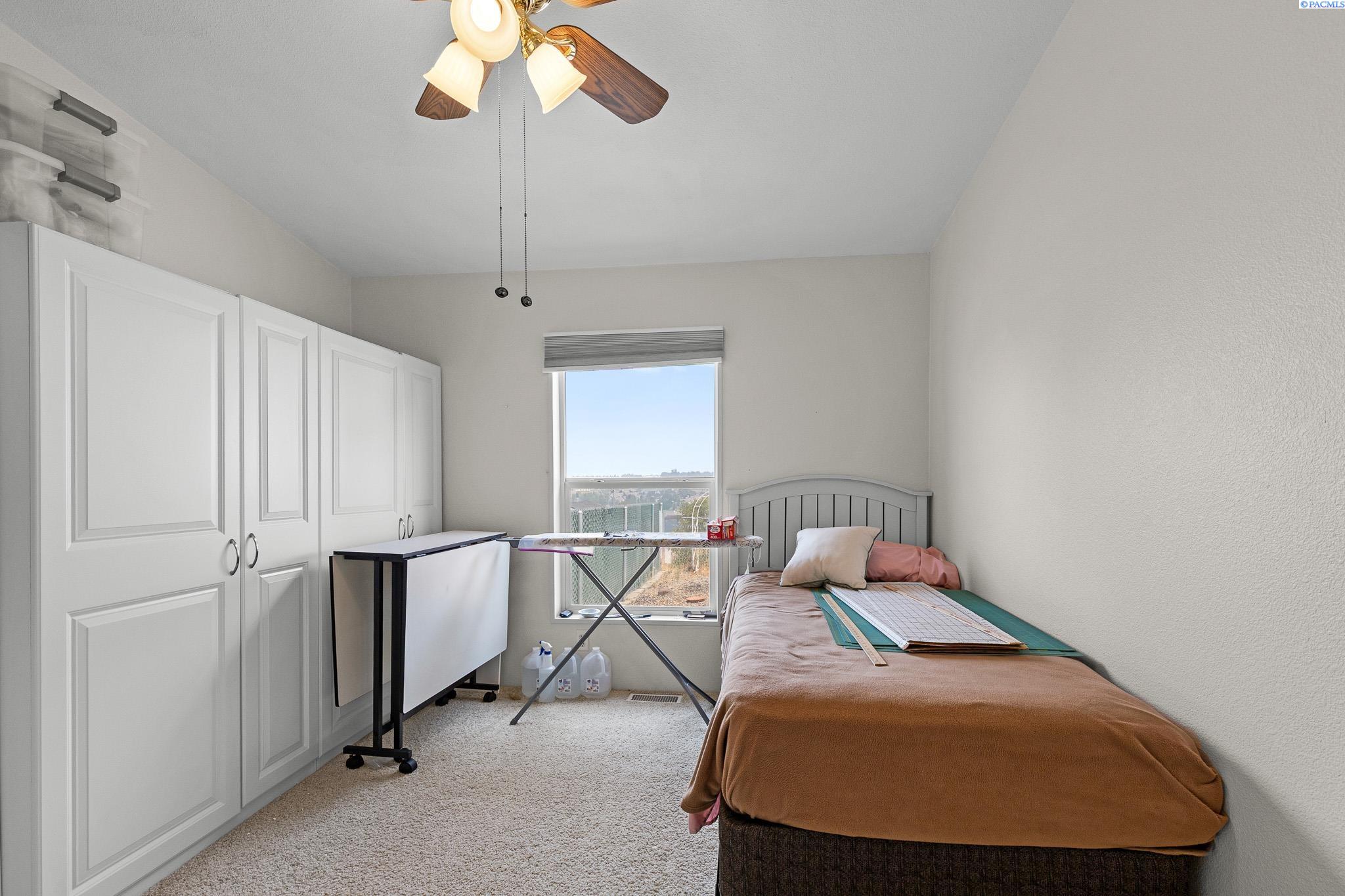 2416 City View Dr