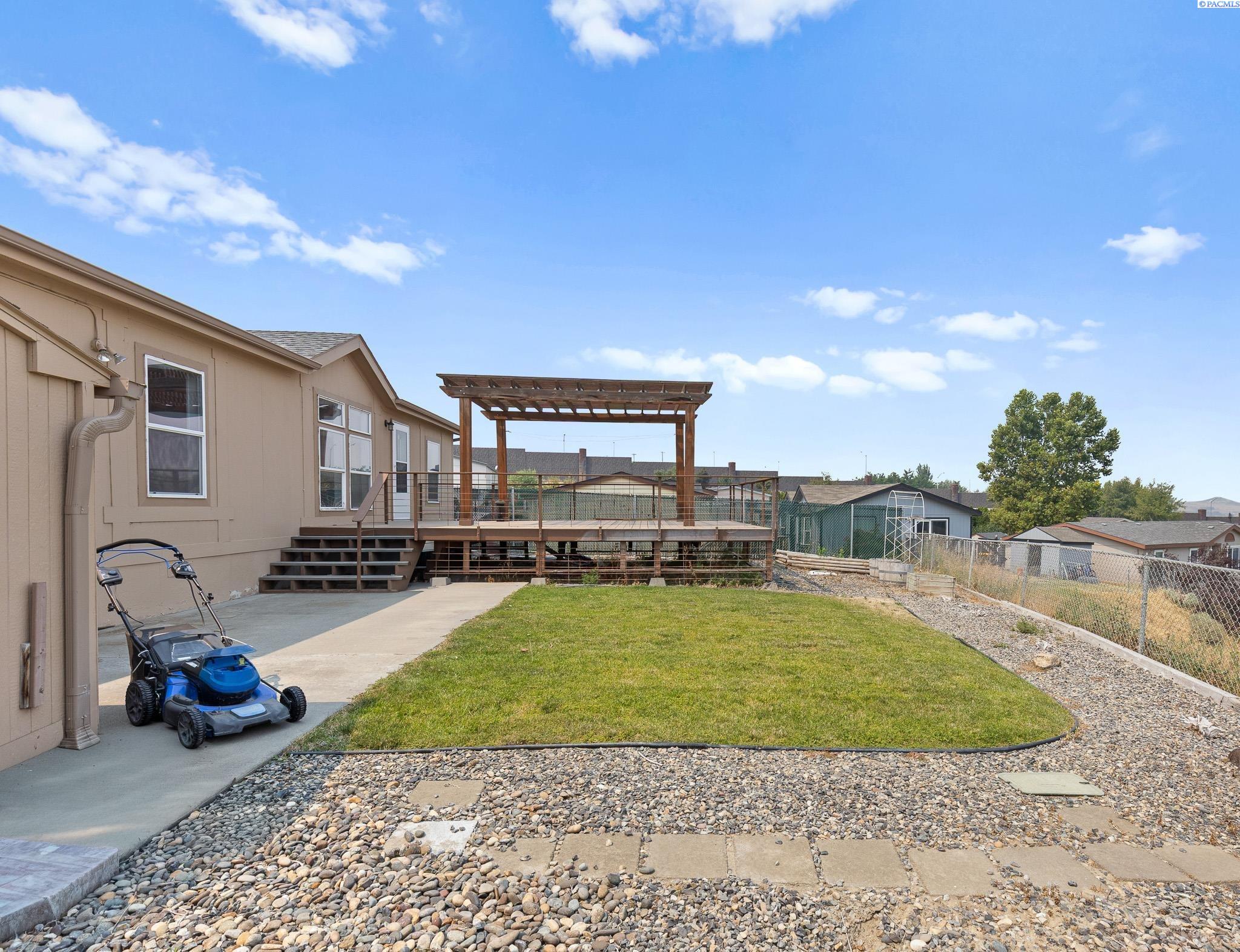 2416 City View Dr