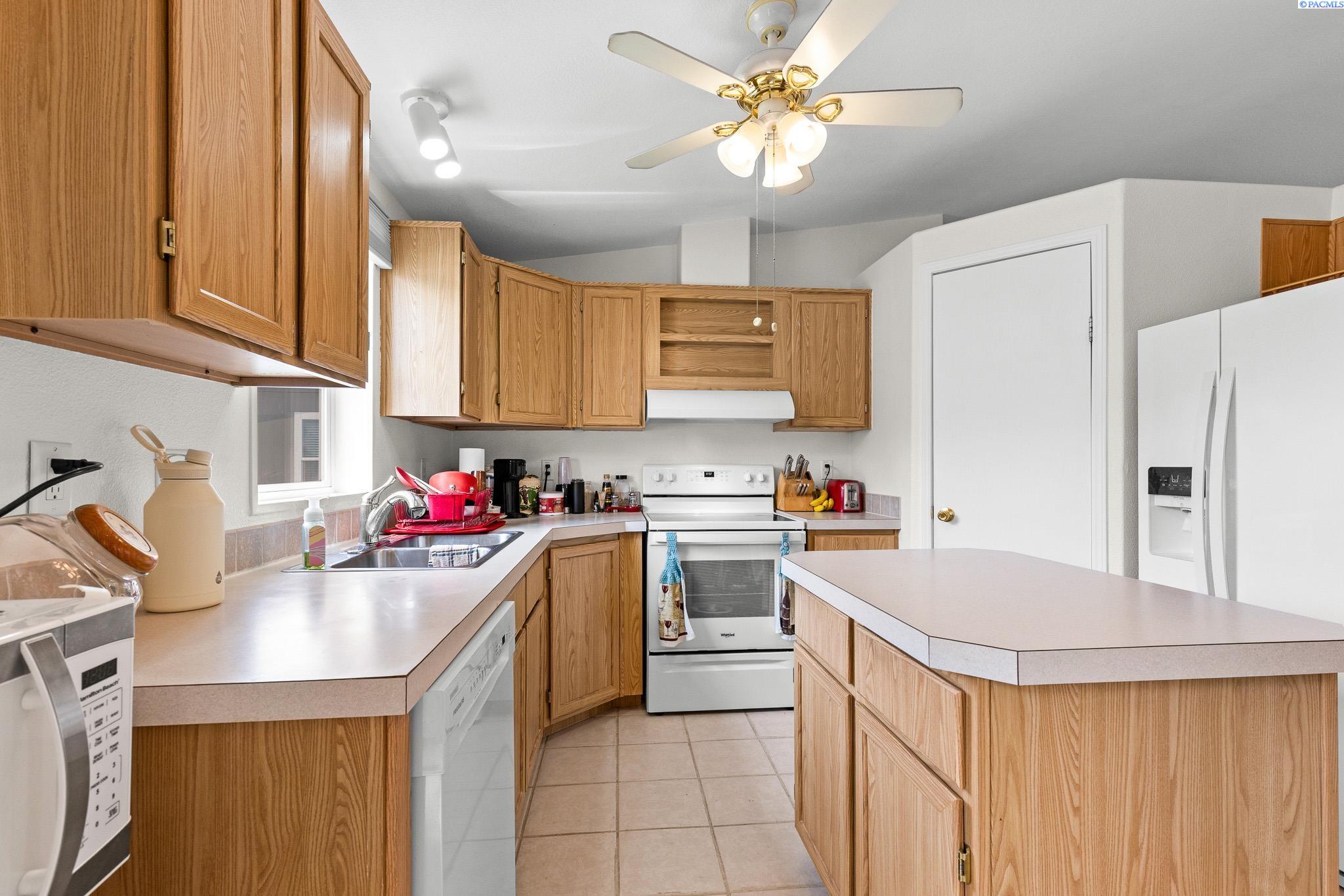 2416 City View Dr