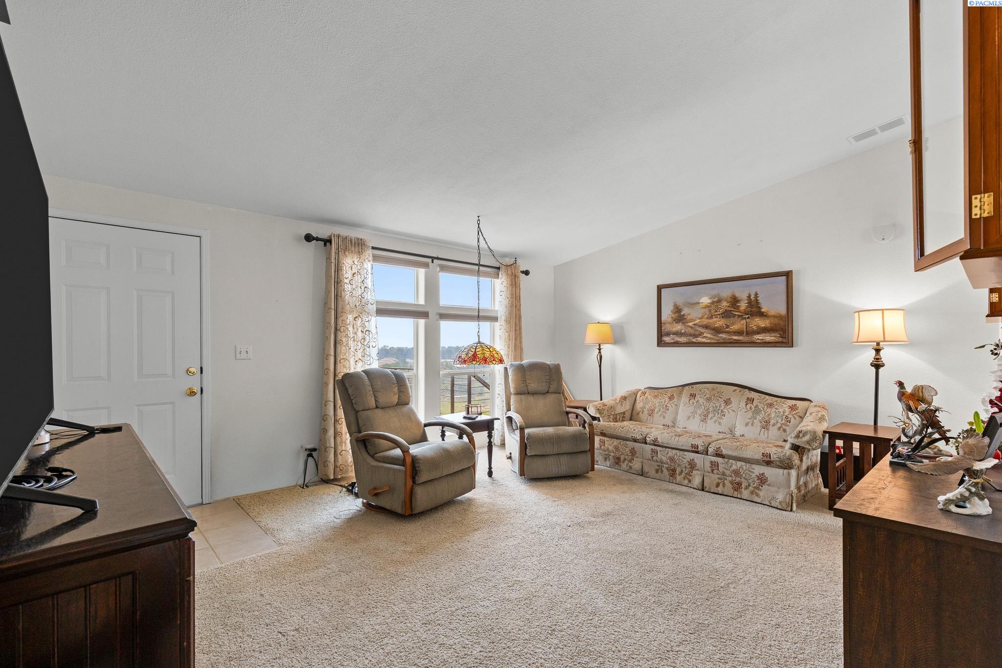 2416 City View Dr