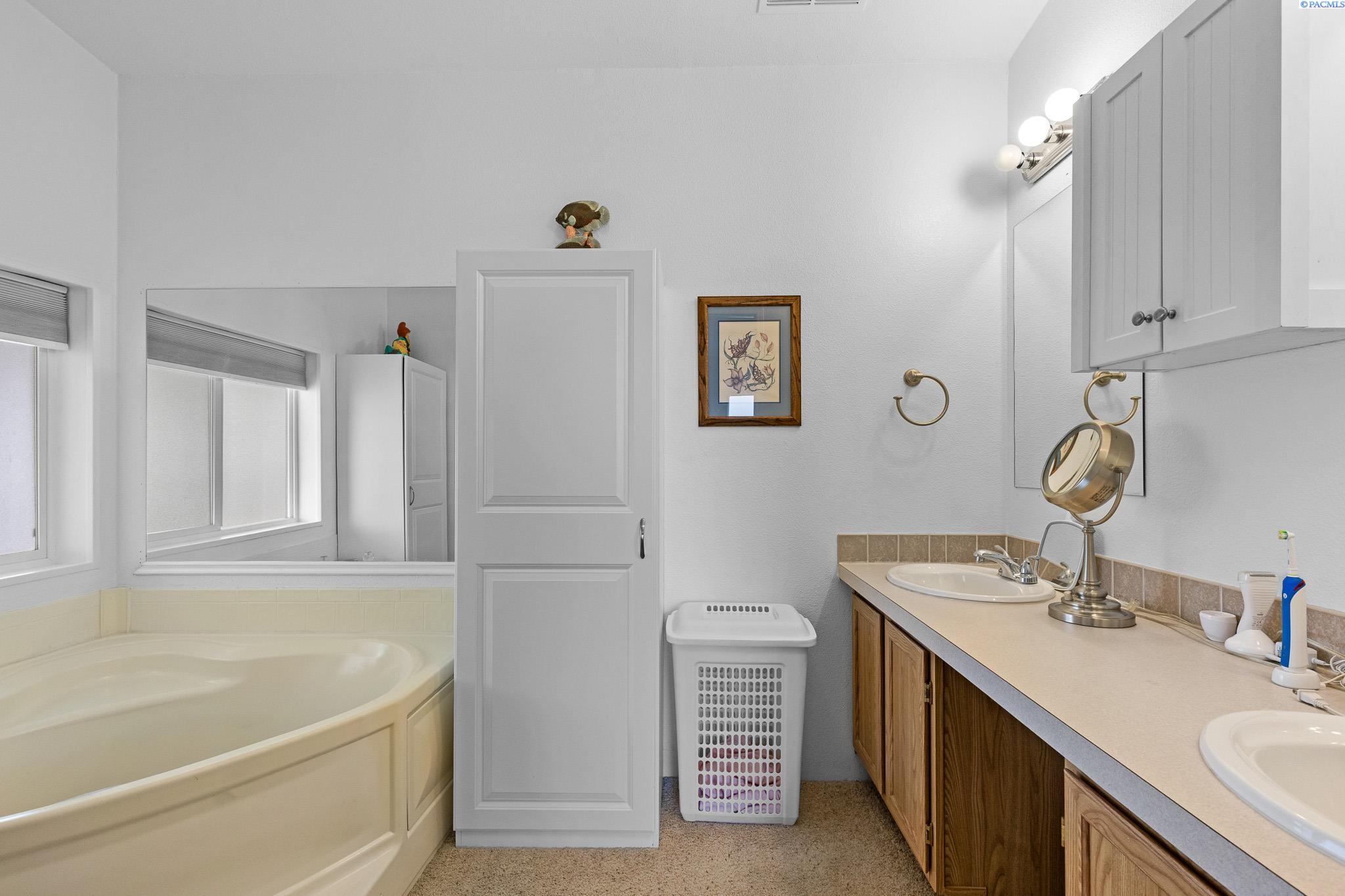 2416 City View Dr