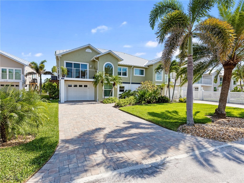 12176 Siesta DR