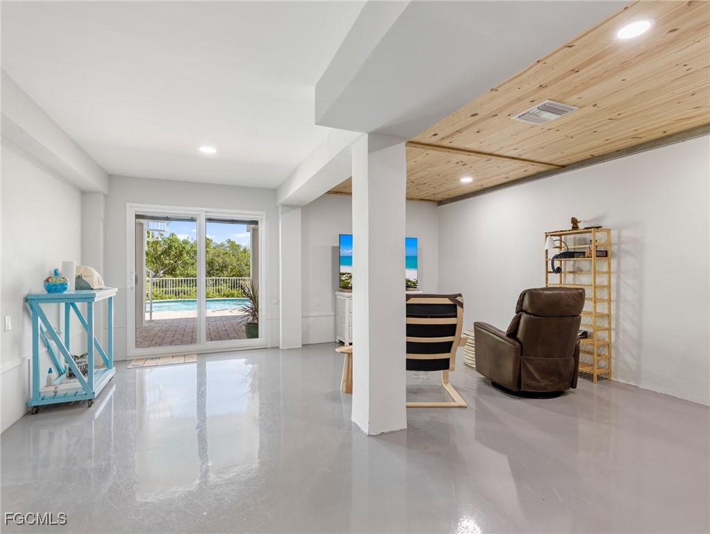 12176 Siesta DR