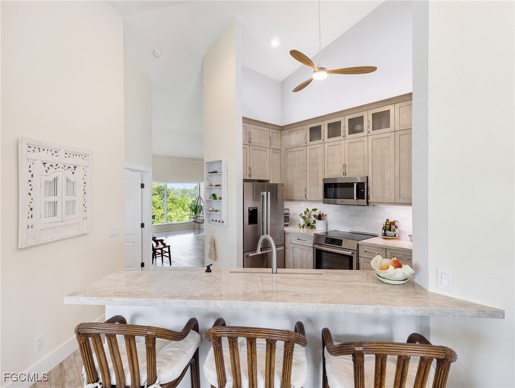 12176 Siesta DR
