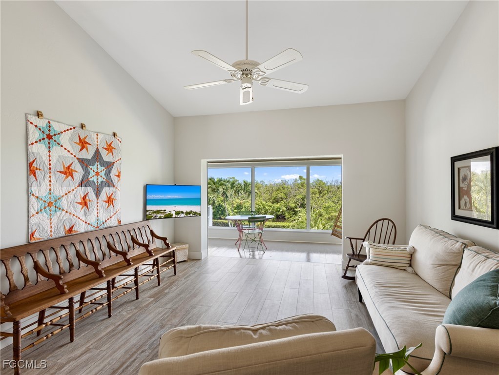 12176 Siesta DR