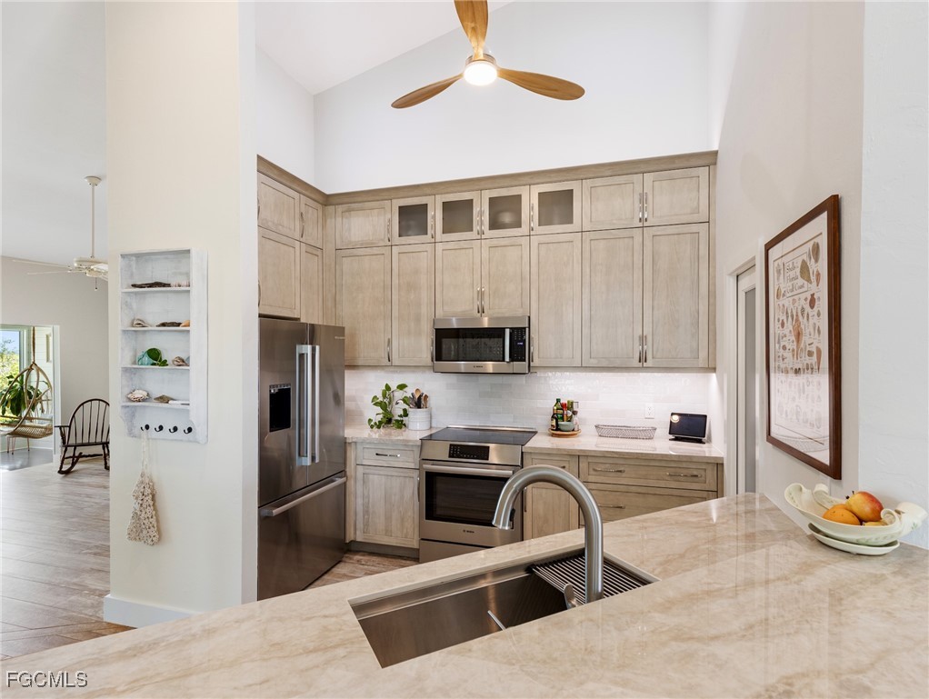 12176 Siesta DR