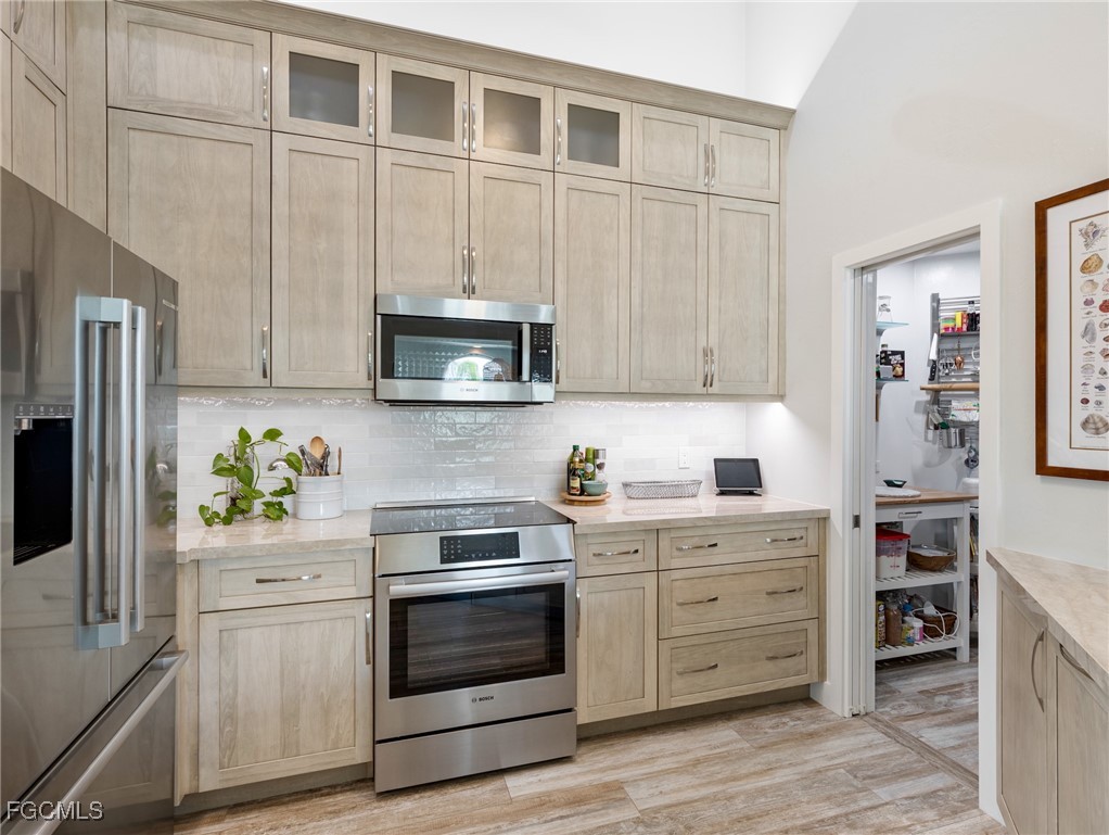 12176 Siesta DR