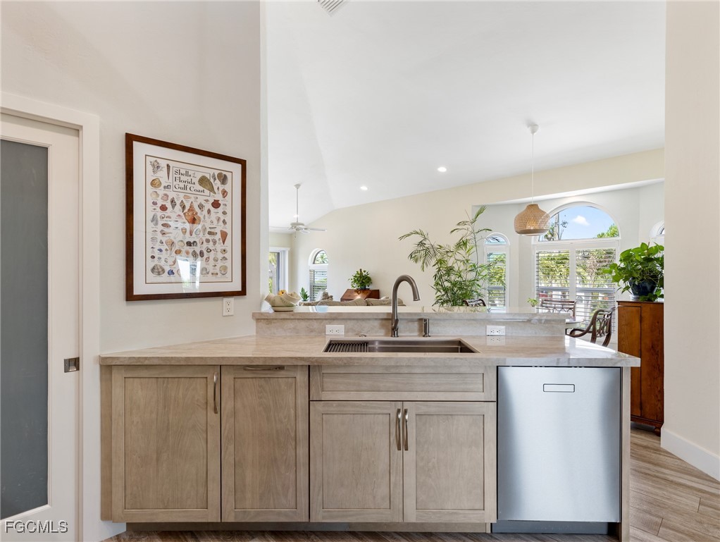 12176 Siesta DR