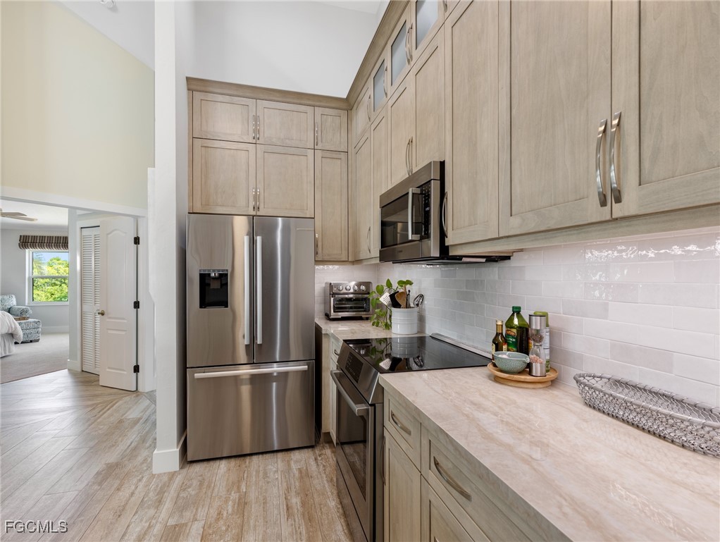 12176 Siesta DR