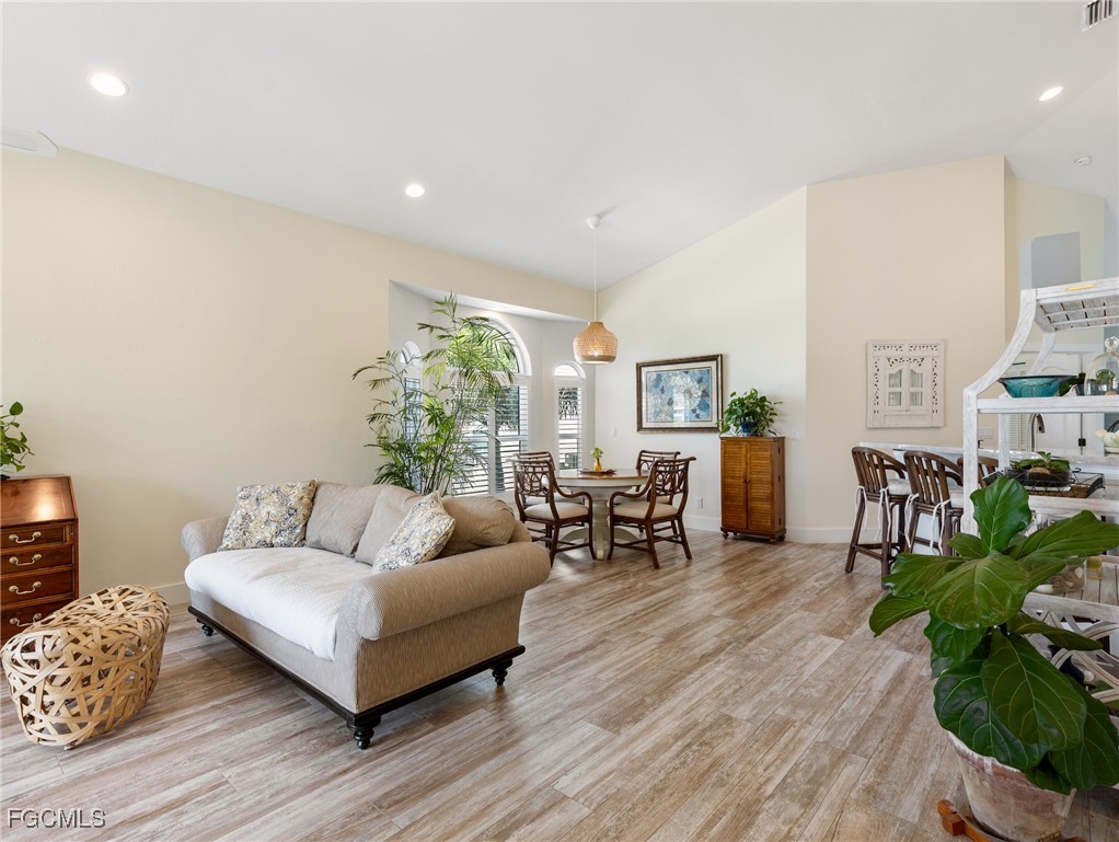 12176 Siesta DR