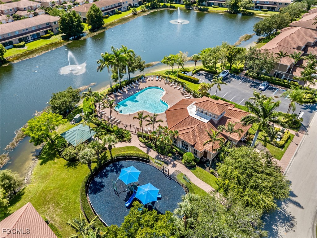 9666 Roundstone CIR