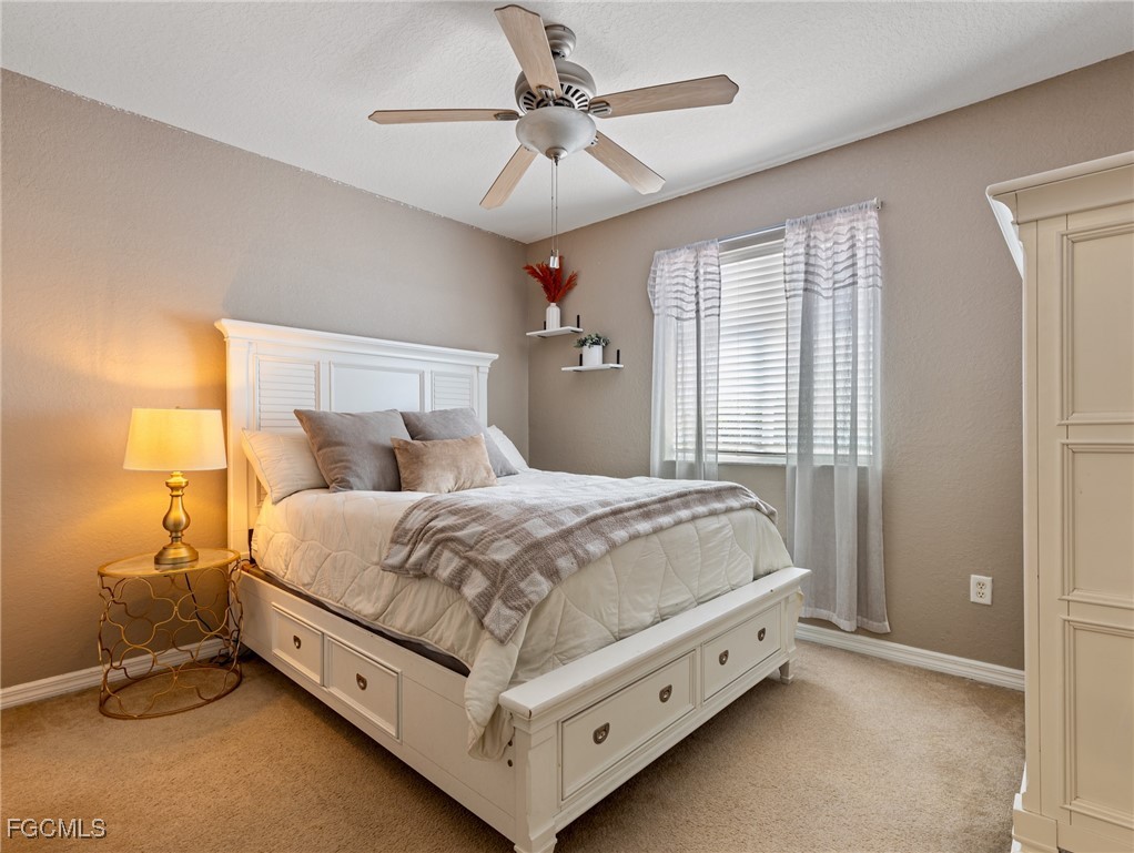 9666 Roundstone CIR