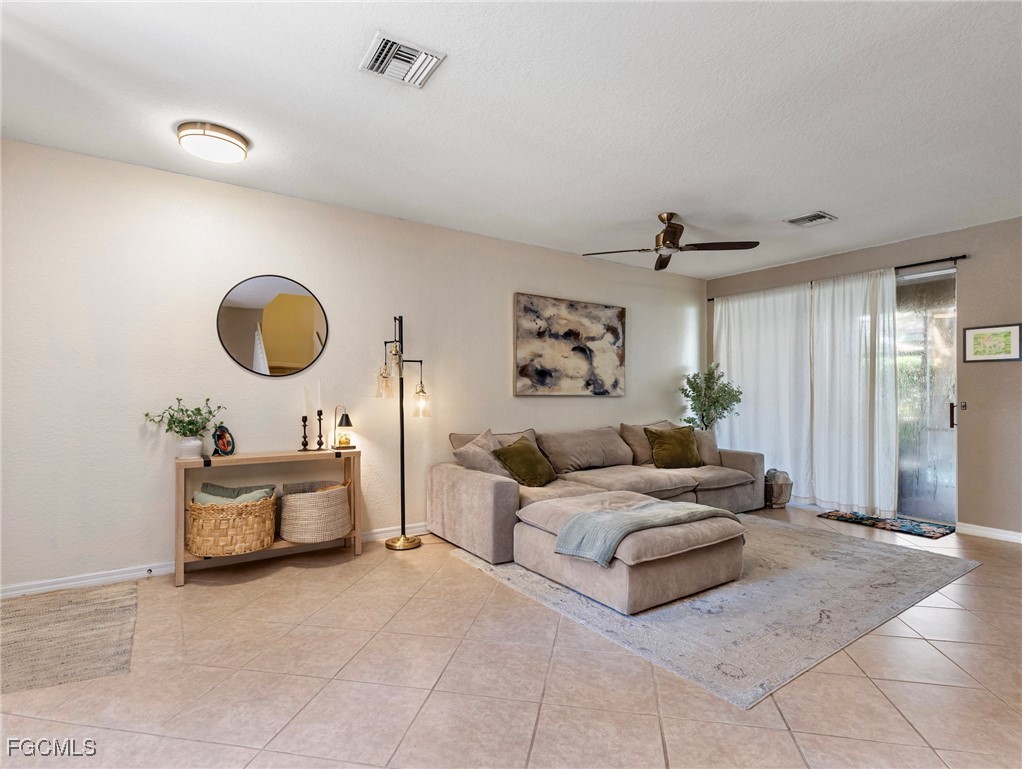 9666 Roundstone CIR