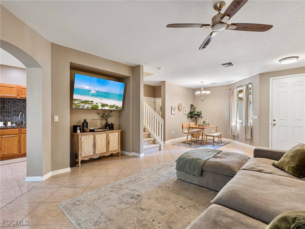 9666 Roundstone CIR