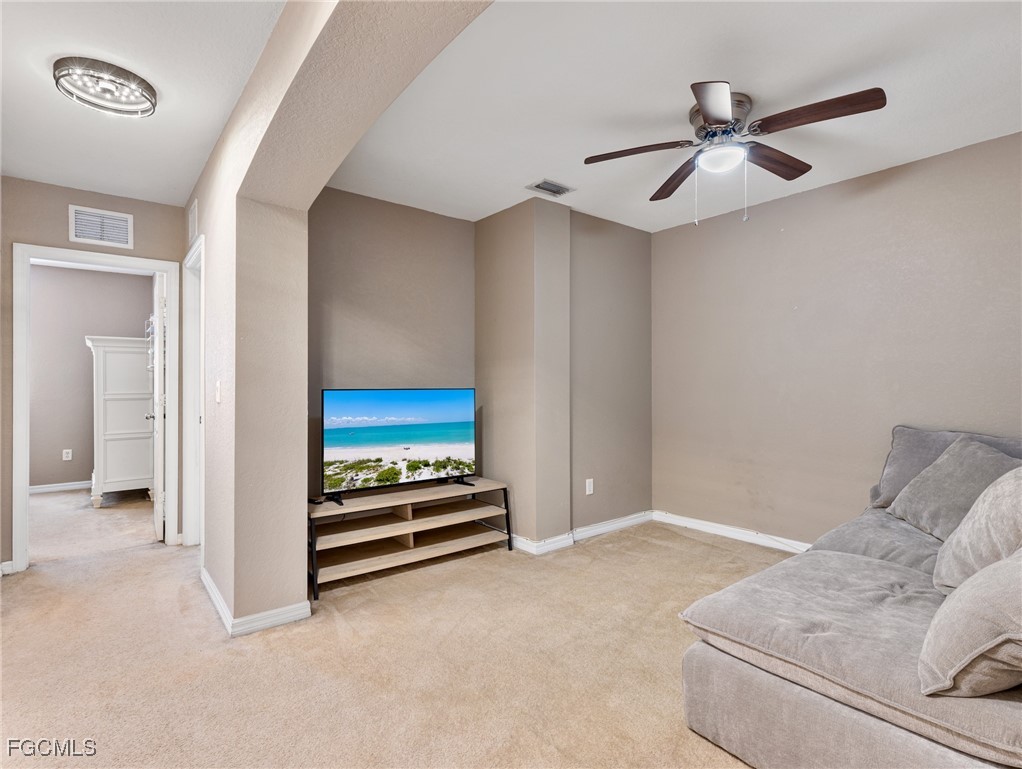 9666 Roundstone CIR